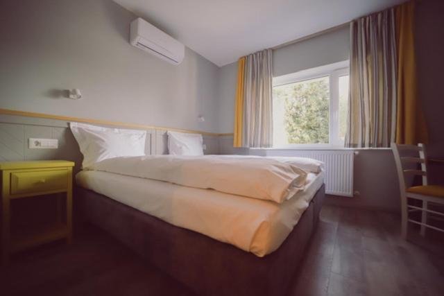 Villa Piazzetta Bacău Eksteriør bilde